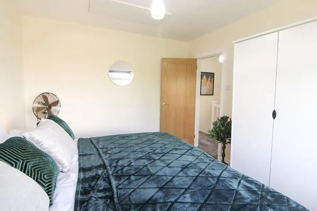 Modern 3 Bed, Contractors Welcome, Bradford 0*, Bradford (West Yorkshire) United Kingdom