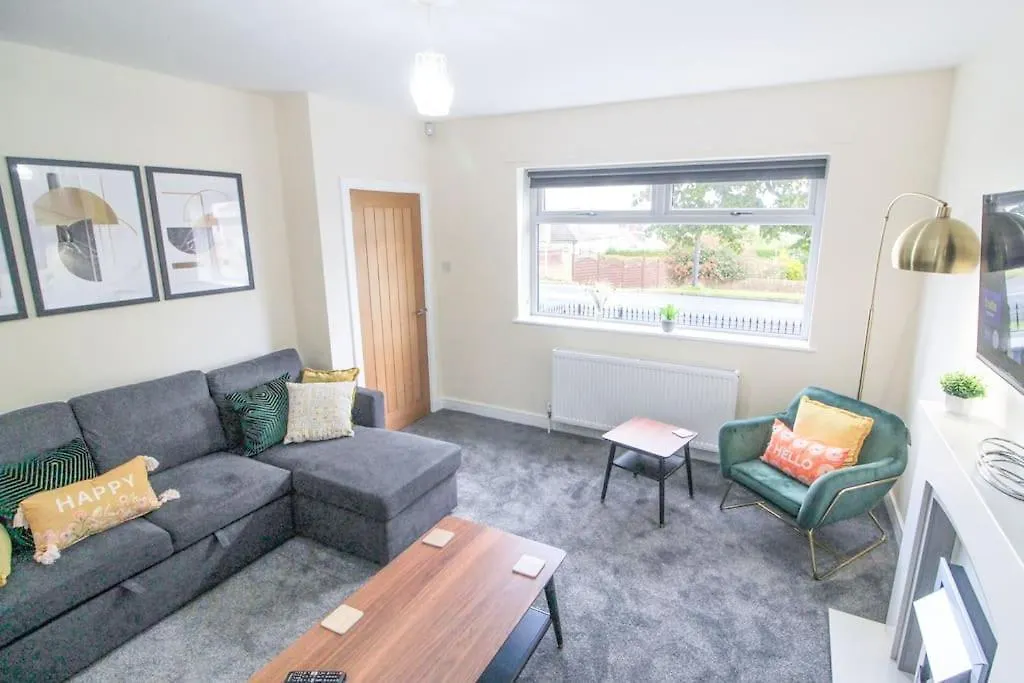 Holiday home Modern 3 Bed, Contractors Welcome, Bradford