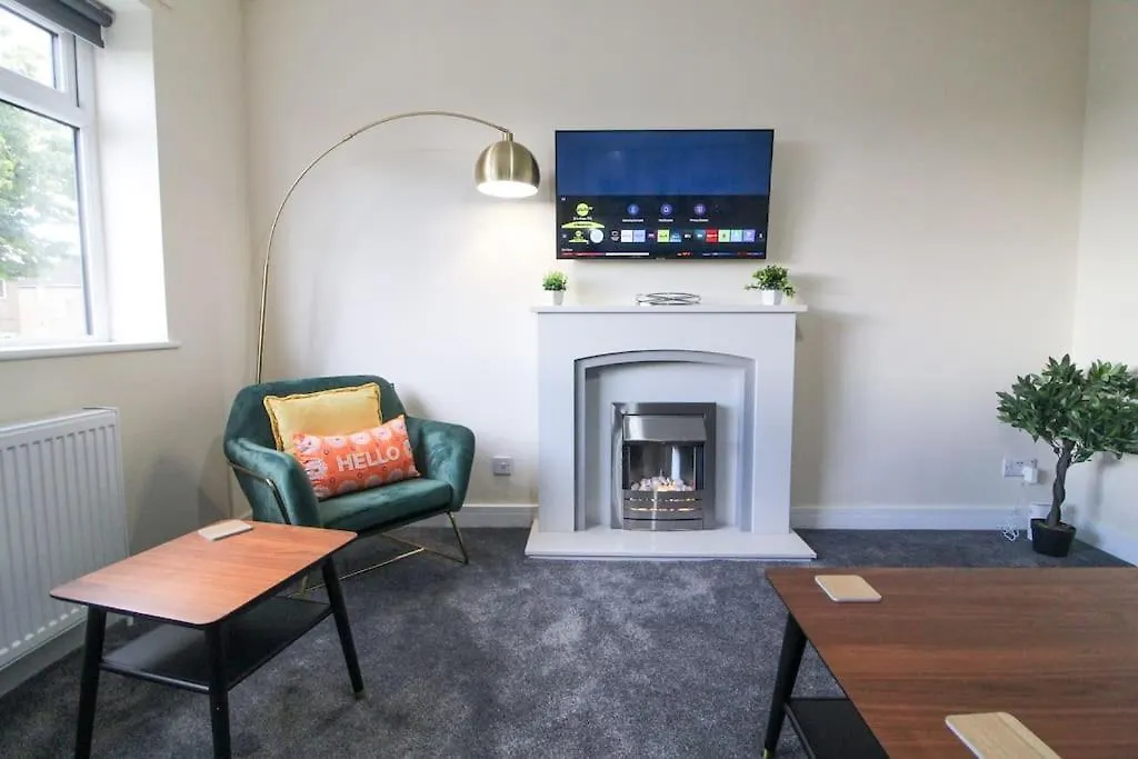 Holiday home Modern 3 Bed, Contractors Welcome, Bradford