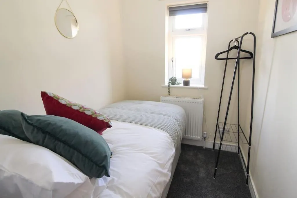 Modern 3 Bed, Contractors Welcome, Bradford Bradford (West Yorkshire)