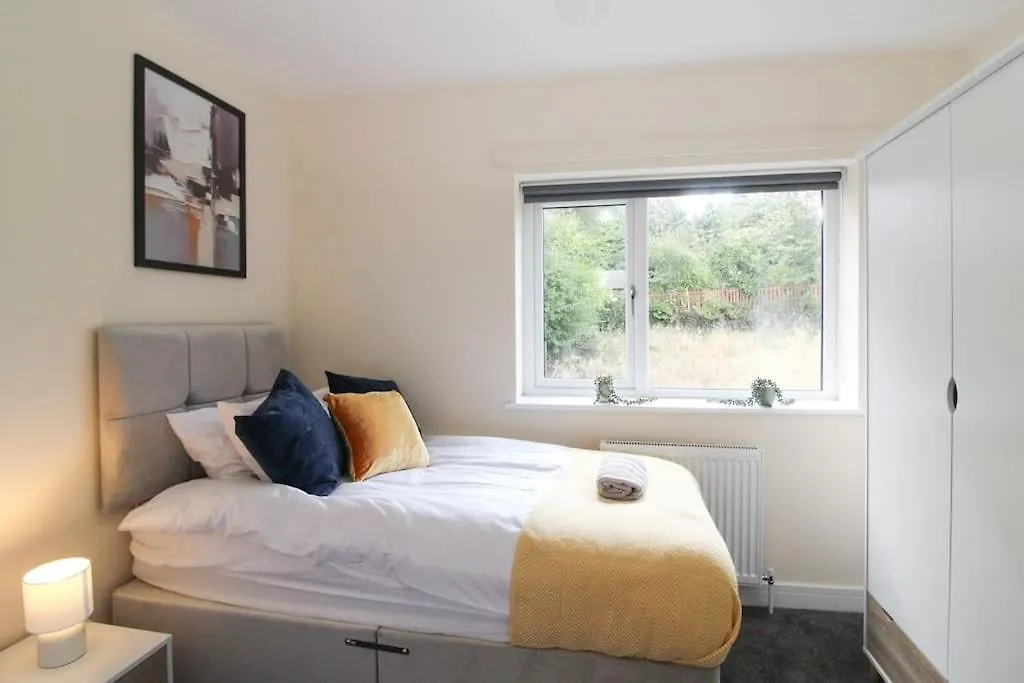 Holiday home Modern 3 Bed, Contractors Welcome, Bradford United Kingdom