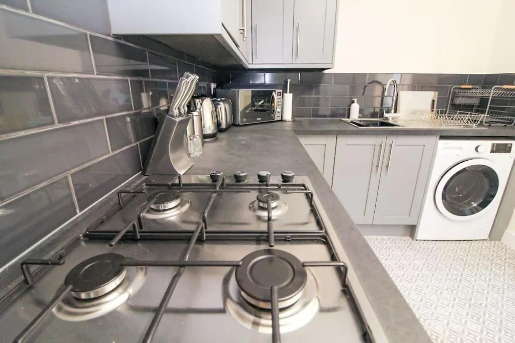 Holiday home Modern 3 Bed, Contractors Welcome, Bradford