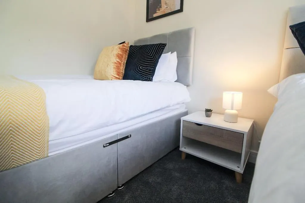 Holiday home Modern 3 Bed, Contractors Welcome, Bradford United Kingdom