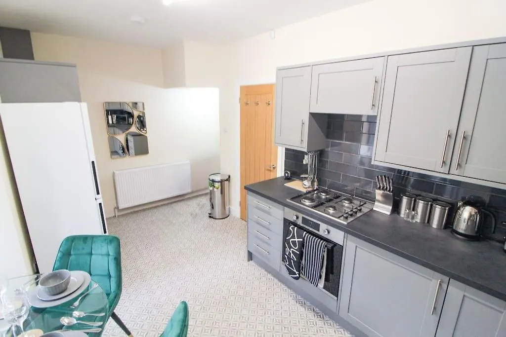 Modern 3 Bed, Contractors Welcome, Bradford Holiday home Bradford (West Yorkshire)